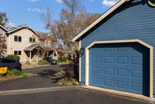 Condominium,  Rain Tree court, Petaluma, CA 94952 - 48