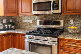 Condominium,  Rain Tree court, Petaluma, CA 94952 - 22