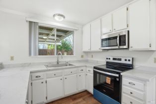 Single Family Residence,  San Pablo court, Santa Rosa, CA 95401 - 17