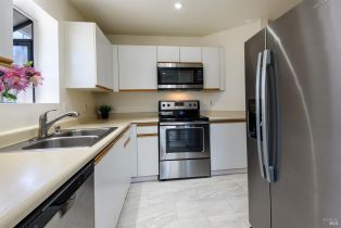 Condominium,  Mission boulevard, Santa Rosa, CA 95409 - 4