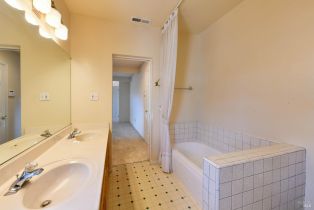 Single Family Residence,  Fulton place, Windsor, CA 95492 - 17