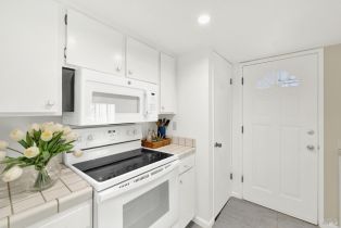 Condominium,  Belvedere court, Napa, CA 94559 - 14