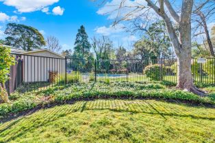 Condominium,  Belvedere court, Napa, CA 94559 - 32