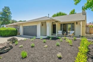 Single Family Residence, 215 Hemlock Dr, Healdsburg, CA  Healdsburg, CA 95448