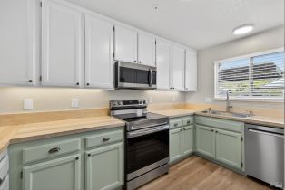 Condominium, 209 Elbridge Ave #F, Cloverdale, CA  Cloverdale, CA 95425