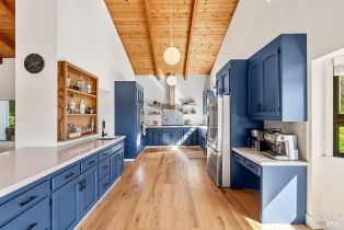 Single Family Residence, 913 Valley View Dr, Healdsburg, CA  Healdsburg, CA 95448