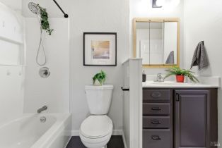 Condominium,  Shelter Creek drive, Napa, CA 94558 - 17