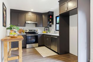 Condominium,  Shelter Creek drive, Napa, CA 94558 - 6