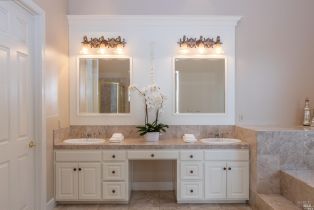 Single Family Residence,  Castle Oaks drive, Napa, CA 94558 - 25