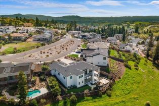 Single Family Residence,  Crescent circle, Santa Rosa, CA 95403 - 70