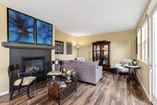 Condominium,  Healdsburg avenue, Cloverdale, CA 95425 - 8