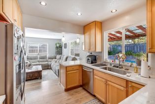 Single Family Residence,  Walten way, Windsor, CA 95492 - 4