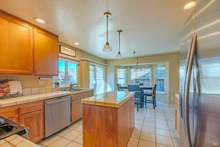 Single Family Residence, Breeze way, Santa Rosa, CA 95404 - 12