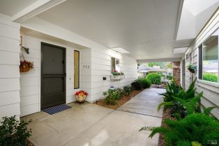 Single Family Residence,  Twin Lakes drive, Santa Rosa, CA 95409 - 4