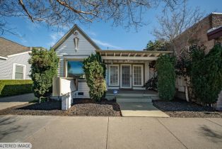 Single Family Residence, 712 E Washington St, Petaluma, CA  Petaluma, CA 94952