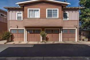 Condominium, 156-156 A Valley Oak Dr, Napa, CA  Napa, CA 94558