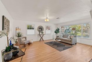 Single Family Residence,  Triplett drive, Cloverdale, CA 95425 - 4