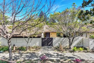 Condominium,  Fairways drive, Napa, CA 94558 - 2