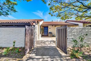 Condominium,  Fairways drive, Napa, CA 94558 - 4