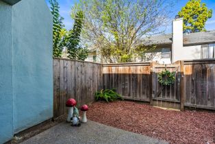 Condominium,  Shelter Creek drive, Napa, CA 94558 - 27