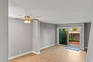 Condominium,  Shelter Creek drive, Napa, CA 94558 - 14