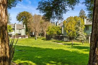 Condominium,  Shelter Creek drive, Napa, CA 94558 - 33