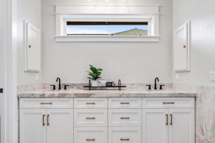 Single Family Residence,  Old Redwood -MAYWOOD LN highway, Santa Rosa, CA 95403 - 37