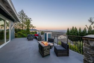 Single Family Residence,  Royal Manor place, Santa Rosa, CA 95404 - 91