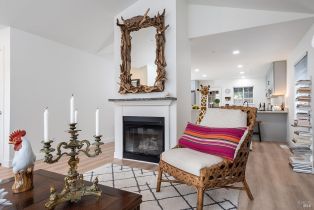 Residential Income, 437 University street, Healdsburg, CA 95448 - 5