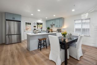 Residential Income, 437 University street, Healdsburg, CA 95448 - 7