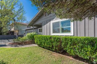 Single Family Residence,  Prentice drive, Healdsburg, CA 95448 - 4