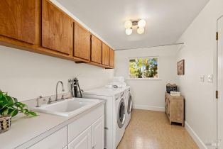 Single Family Residence, Pauline court, Santa Rosa, CA 95401 - 11