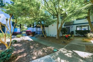 Condominium,  Village parkway, Napa, CA 94558 - 3