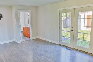 Single Family Residence,  Alden court, Windsor, CA 95492 - 7