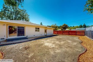 Single Family Residence,  Yucca street, Santa Rosa, CA 95405 - 41