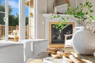 Single Family Residence,  Moonlight drive, Healdsburg, CA 95448 - 9