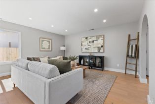 Single Family Residence,  Weaverly drive, Petaluma, CA 94954 - 5