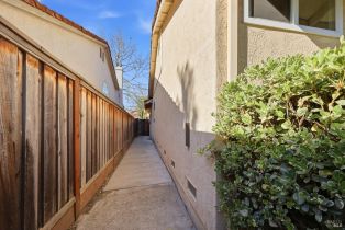 Single Family Residence,  Valencia way, Windsor, CA 95492 - 43