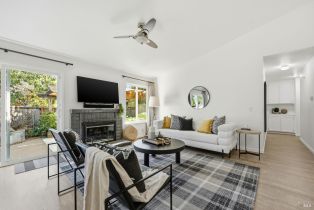 Single Family Residence,  Valencia way, Windsor, CA 95492 - 11