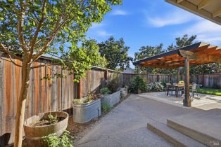 Single Family Residence,  Valencia way, Windsor, CA 95492 - 35