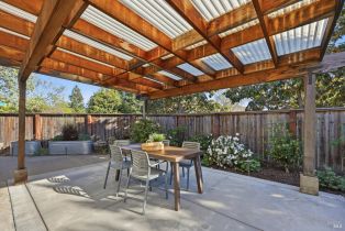 Single Family Residence,  Valencia way, Windsor, CA 95492 - 34