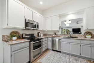 Single Family Residence,  Valencia way, Windsor, CA 95492 - 16