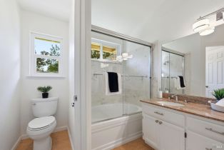 Single Family Residence,  Valencia way, Windsor, CA 95492 - 25