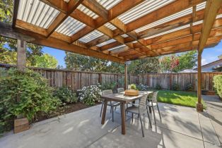 Single Family Residence,  Valencia way, Windsor, CA 95492 - 2