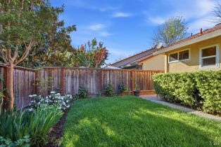 Single Family Residence,  Valencia way, Windsor, CA 95492 - 38