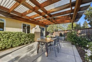 Single Family Residence,  Valencia way, Windsor, CA 95492 - 33