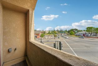 Condominium, Johnson street, Windsor, CA 95492 - 35