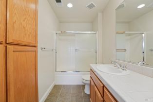 Condominium, Johnson street, Windsor, CA 95492 - 32