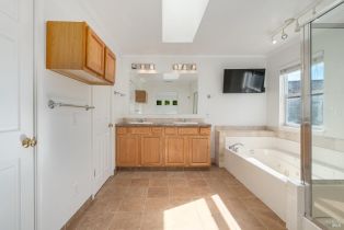 Single Family Residence,  Oakfield lane, Windsor, CA 95492 - 19