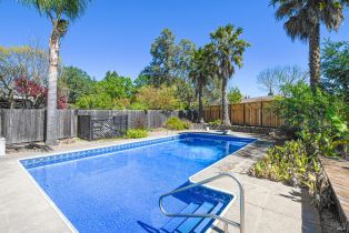 Single Family Residence,  Barrio way, Windsor, CA 95492 - 4